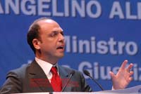 S2053_489_Angelino_Alfano