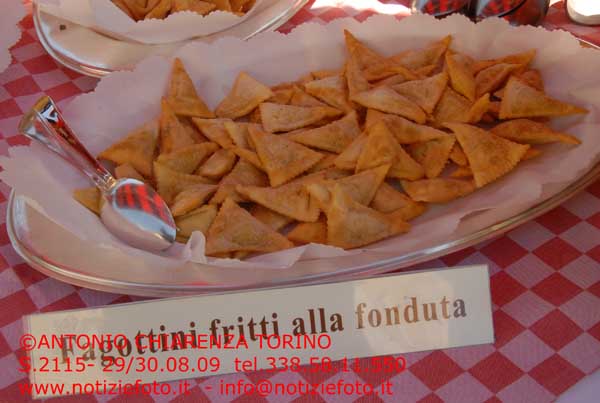 S2115_258_Fagottini_fritti_fonduta