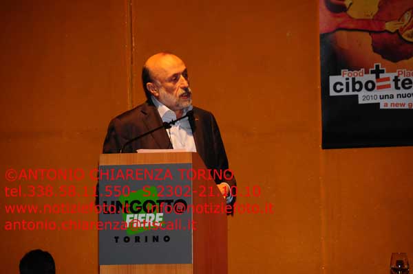 S2302_21100_5582_Carlo_Petrini